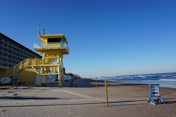 Daytona-Beach-lifeguards